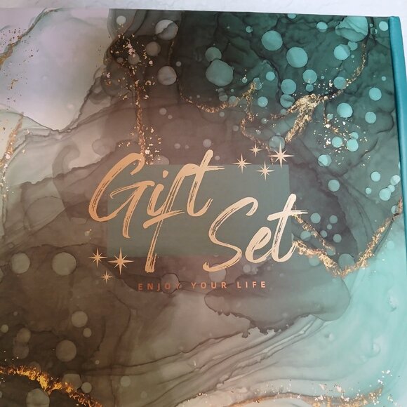 NWT Assorted Gift Box for any Celebration - Picture 7 of 10